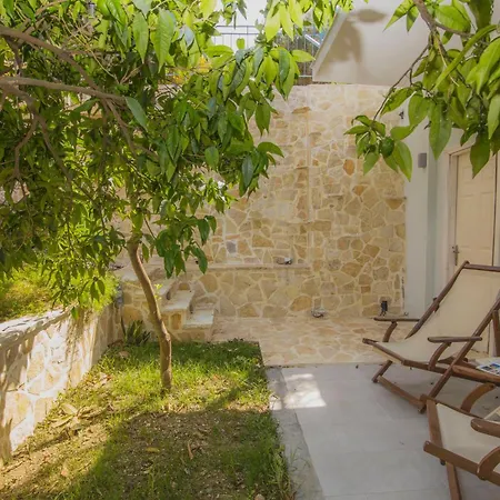 فندق Akrotiri *